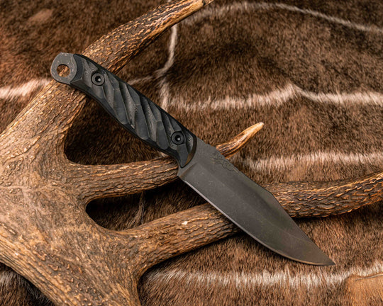 Crow Scout- Black Dunes Carbon, Allen Bolts, Textured Grip