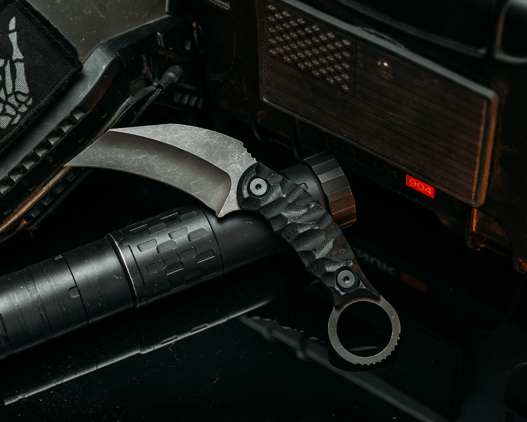 Karambito - Black G10, Allen Bolts, Chaos Grip.