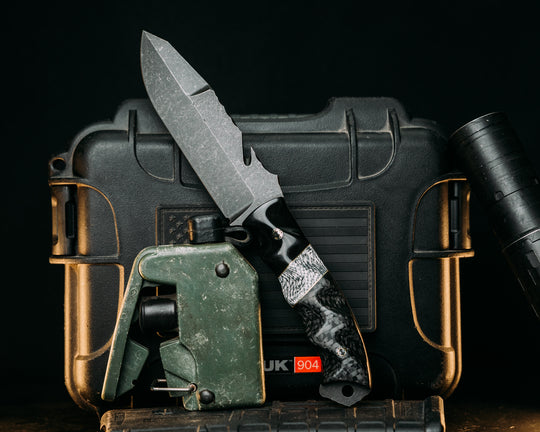 Notched Wire Cutter Breacher Gen 3 - Bison Horn, Brass Pin Striping, Silver Carbon Fiber Split, Weaved Carbon Fiber, Mosaic Pins, Textured Grip.