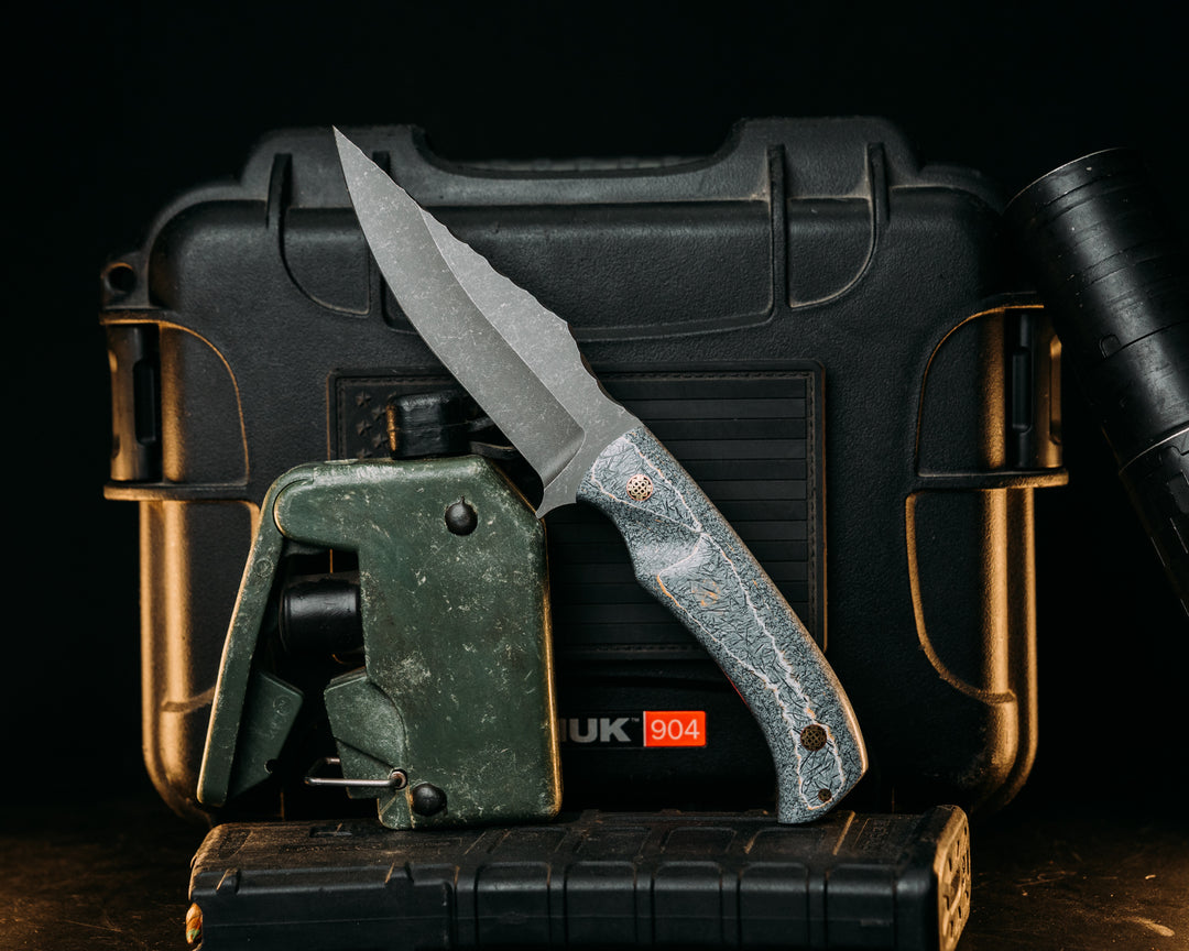 Tosahwi - Shredded Carbon, Mosaic Pins, Contoured Grip.