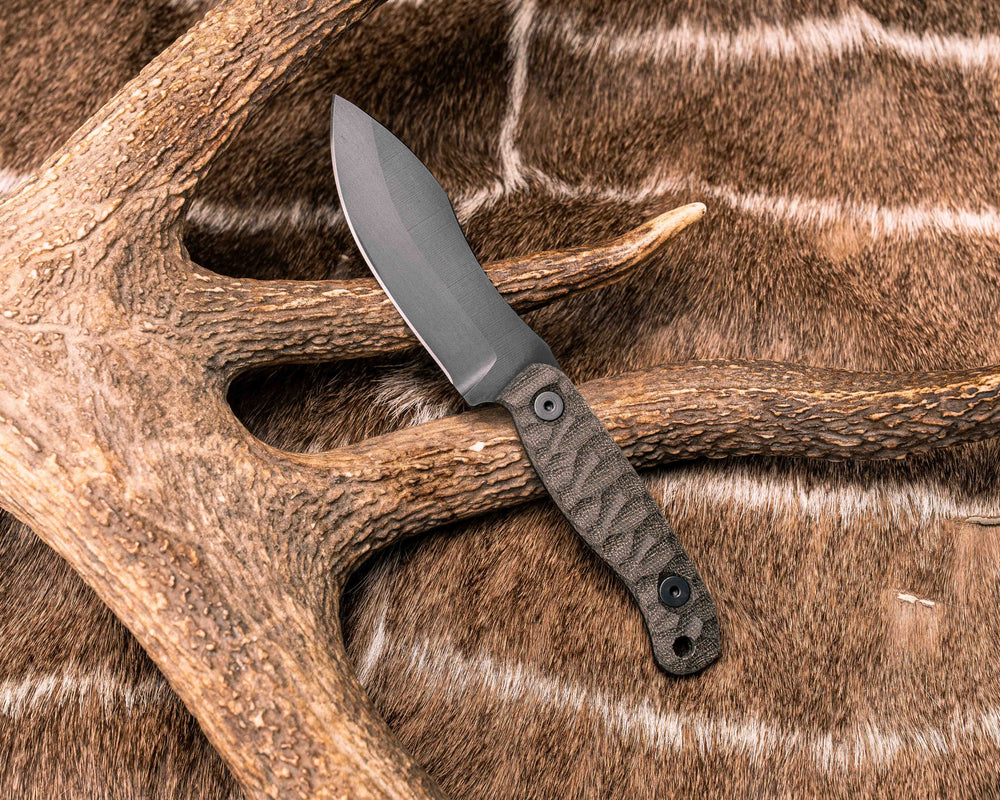 Skinner Jr- OD Green Canvas Micarta, Armor Black Cerakote, Allen Bolts, Textured Grip