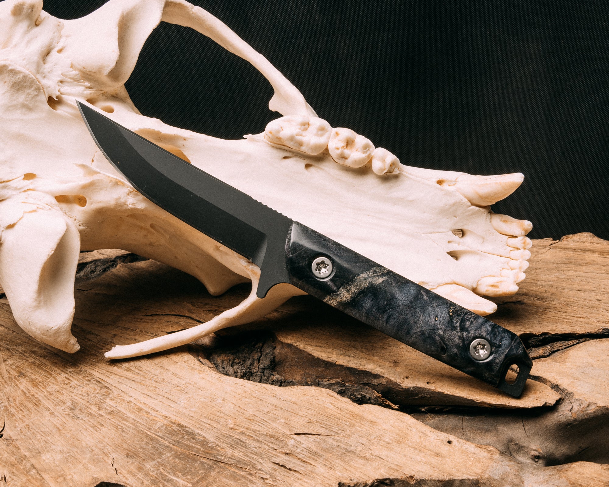 Kwaiken FC- Dyed Box Elder, Armor black cerakote, Ti torx bolts, smooth grip