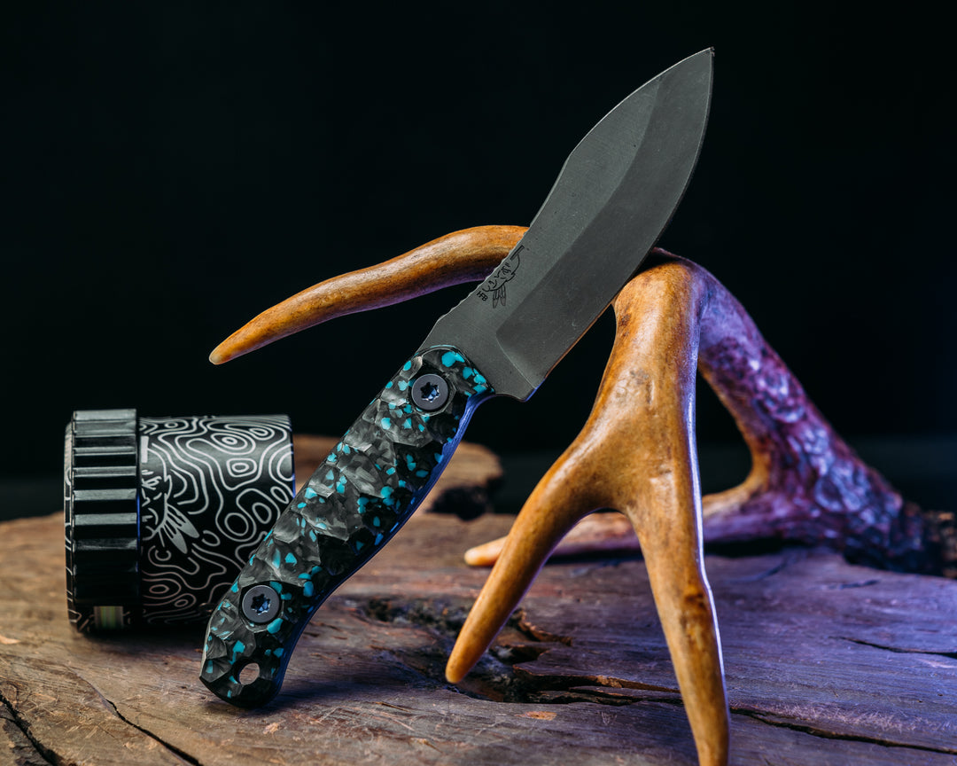 Skinner Jr (Dark Owl Archery X HFB) - Turquoise RockyWaves Carbon Fiber, Anodized Ti Torx Bolts, Chaos Grip.