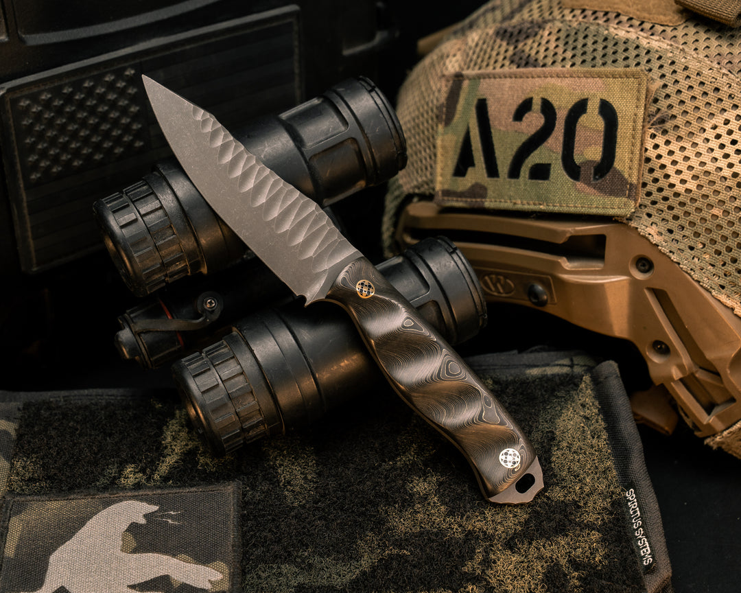 Field Knife Jr- Gold Camo Carbon, Mosaic Pins, Textured Grip