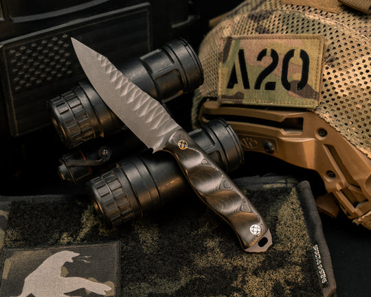 Field Knife Jr- Gold Camo Carbon, Mosaic Pins, Textured Grip