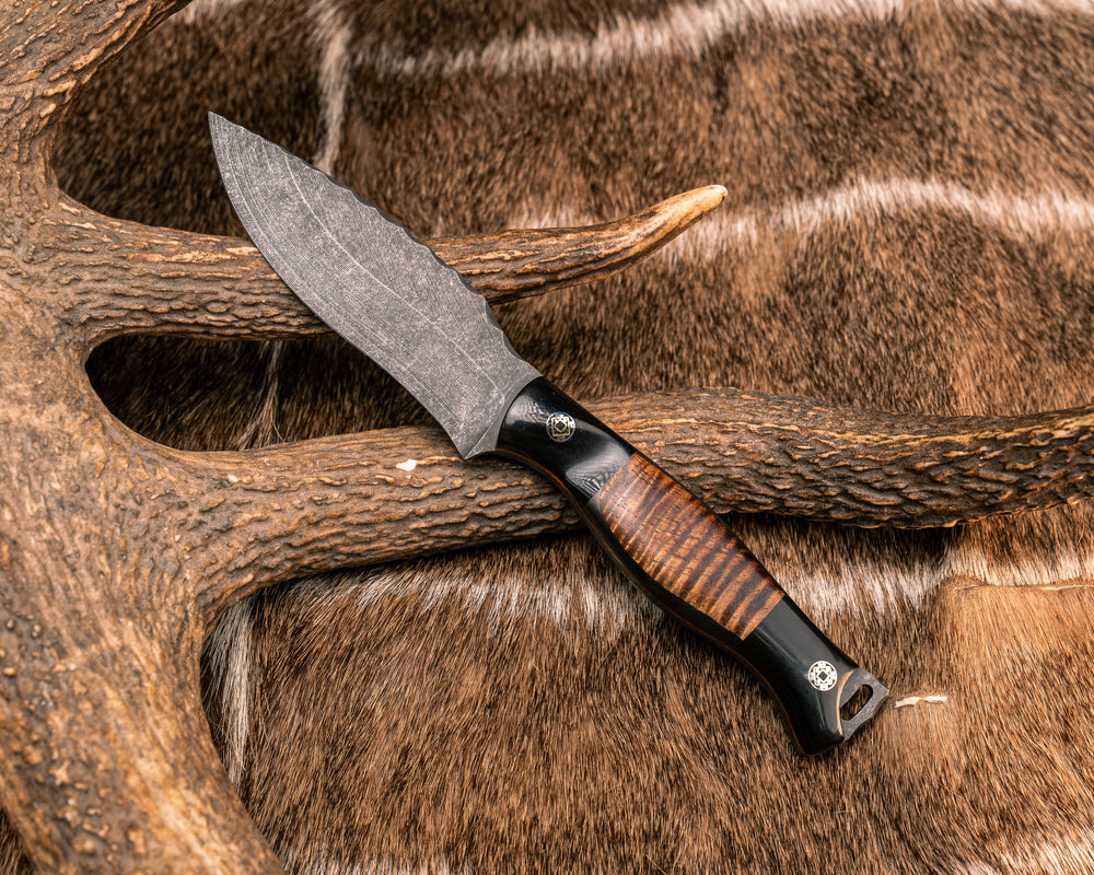 The 86'- Bison Horn, Hawiian Curly Koa, Natural Micarta Liner, Mosaic Pins, Smooth Grip