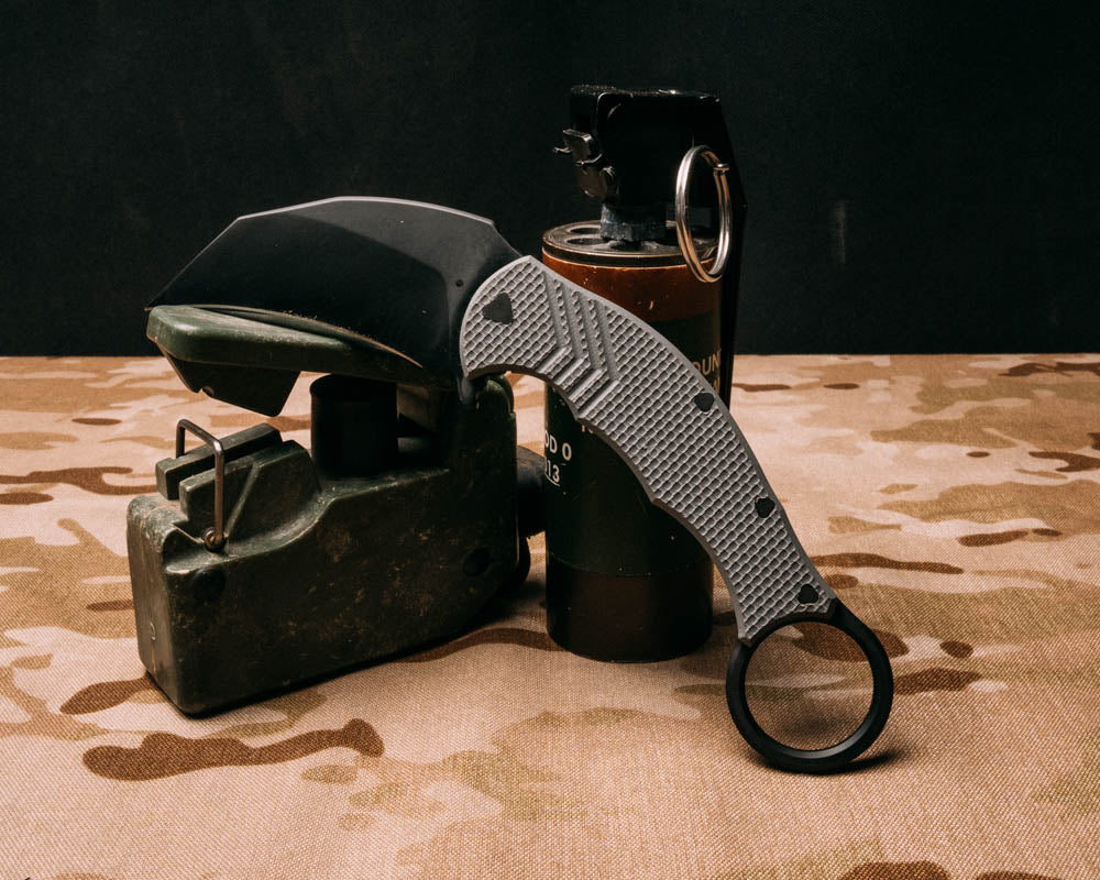 Karambito Folder- Grey G10, Armor black cerakote blade, stippled grip