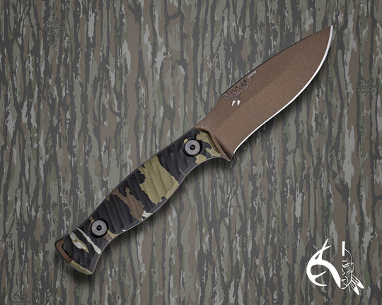 The 86' (HFB x Realtree) - Realtree Original Camo Hydro-dipped Micarta, Midnight Bronze Cerakote, Allen Bolts, Textured Grip.