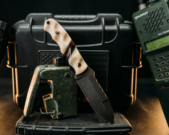 Disaster Jr Gen 3 (.21") - Giraffe Bone, Black G10 & Brass Pin Striping, Desert ironwood Split, Mosaic Pins, Brass Lanyard Pin, Textured Grip.