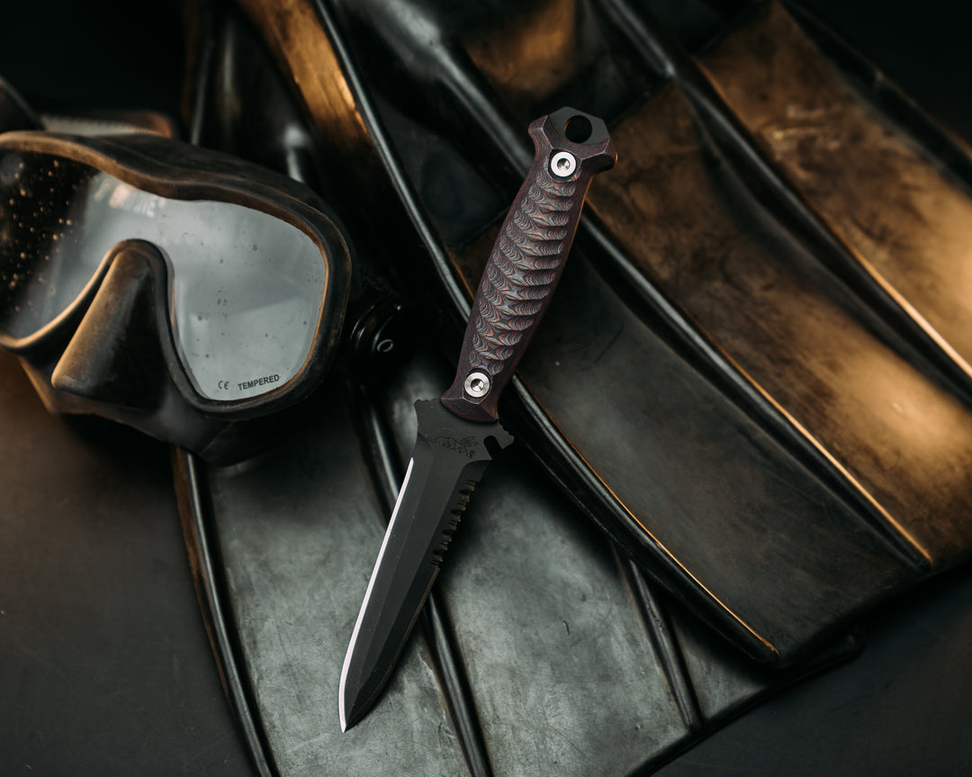 Dive Knife - Purple Haze Carbon, Armor Black Cerakote, Allen Bolts, Iron Grip