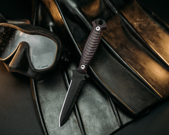 Dive Knife - Purple Haze Carbon, Armor Black Cerakote, Allen Bolts, Iron Grip
