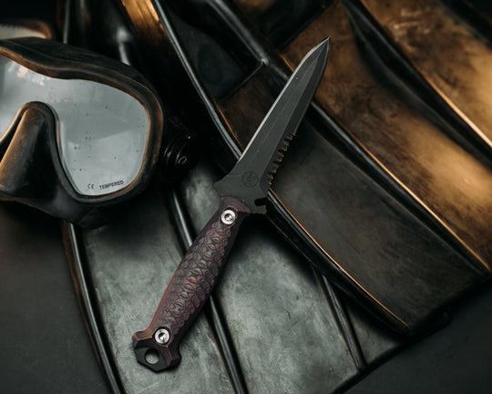 Dive Knife - Purple Haze Carbon, Armor Black Cerakote, Allen Bolts, Iron Grip