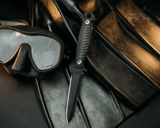 Dive Knife - Black Dunes CF, Armor Black Cerakote, Allen Bolts, Textured Grip