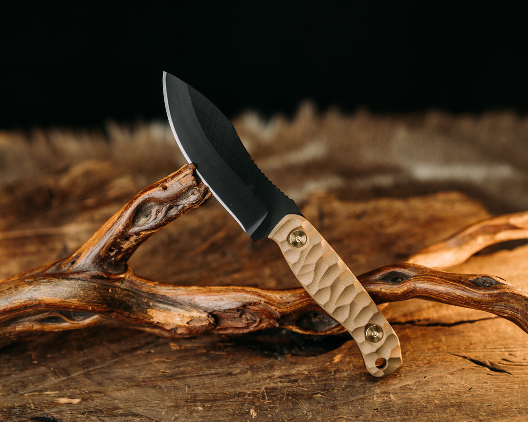 Skinner Jr - Coyote G10, Armor Black Cerakote, Brass Allen Bolts, Textured Grip