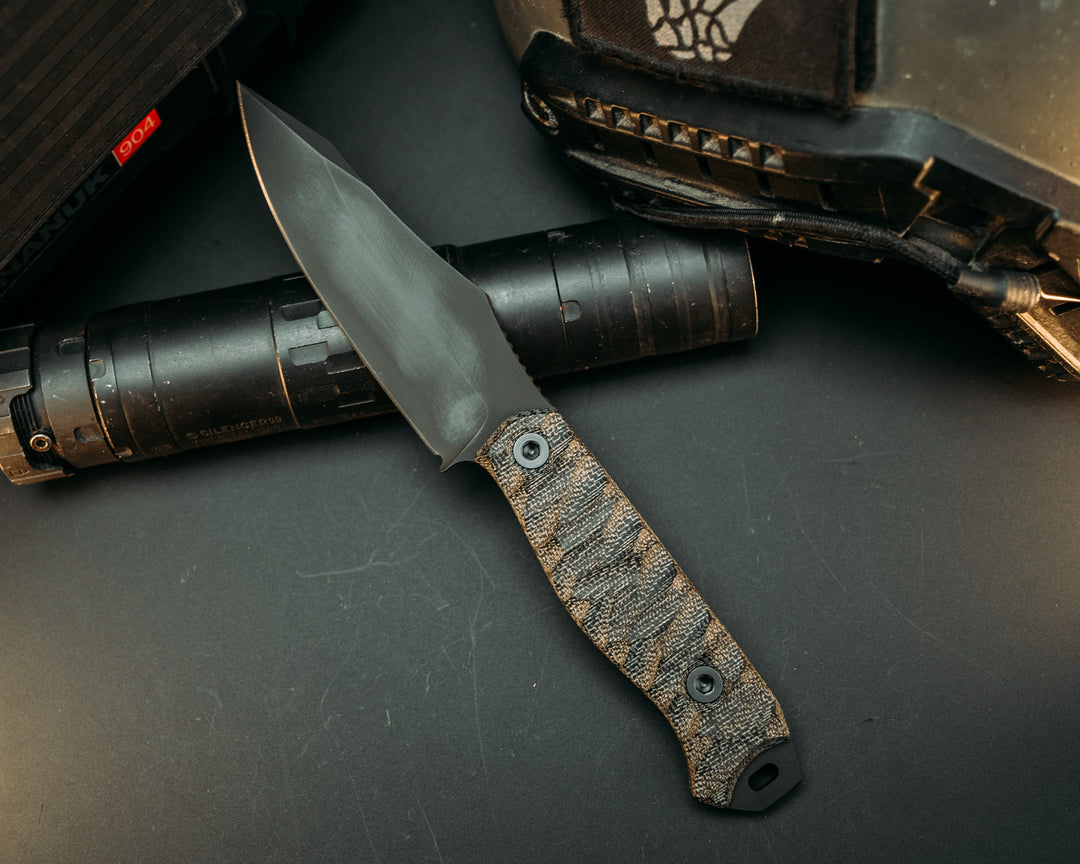 Field Knife - Black Canvas Micarta, Armor Black Cerakote, Allen Bolts, Chaos Grip