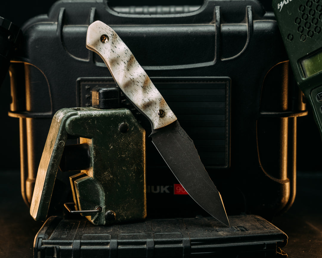 Field Knife Jr - Giraffe Bone, Mosaic Pins, Textured Grip.