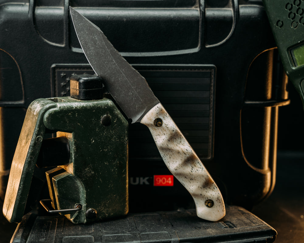 Field Knife Jr - Giraffe Bone, Mosaic Pins, Textured Grip.