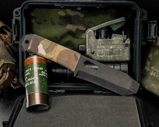 Breacher Bar Multi-tool Prybar -  Multicam Elastic Bands, Phillips + Flathead Bits Included, Acid Etch and Rock Wash Finish