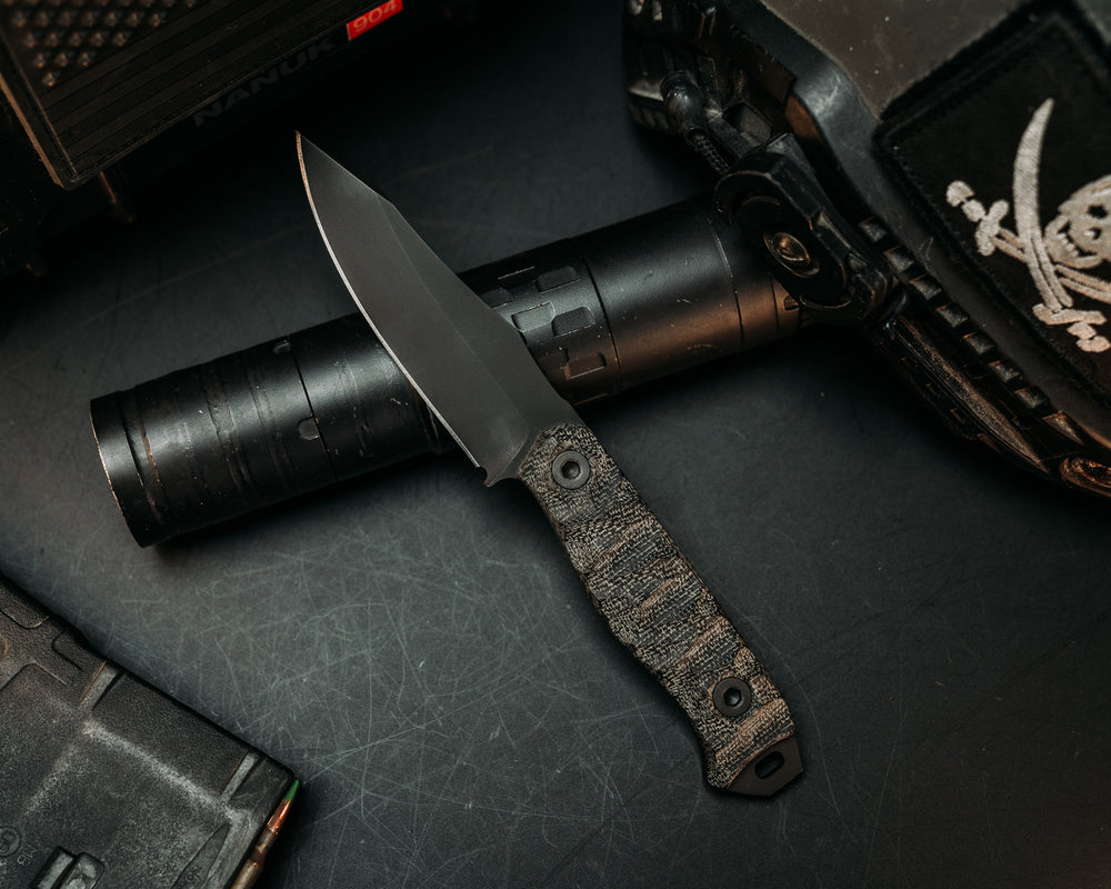 Field Knife Jr - Black Canvas Micarta, Black Armor Cerakote, Allen Bolts, Chaos Grip