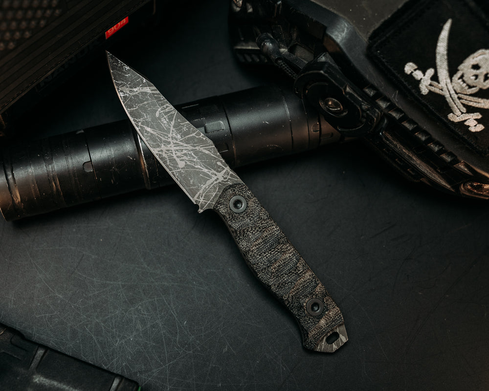 Field Knife Jr - Black Canvas Micarta, Allen Bolts, Chaos Grip
