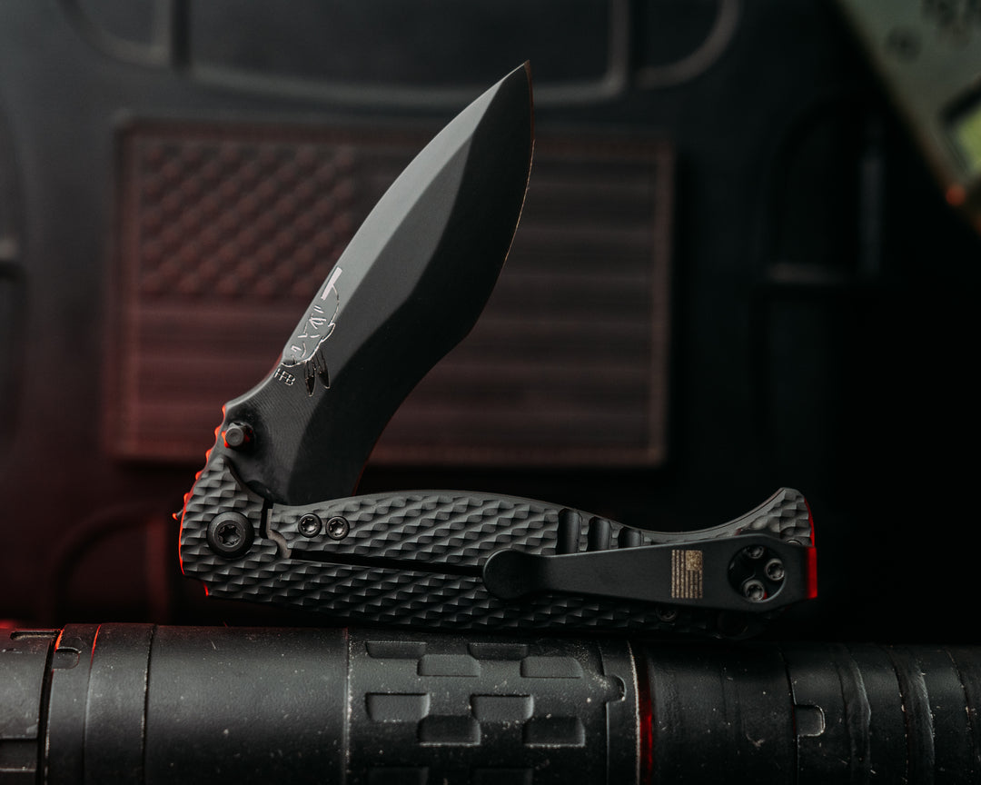 Extremis Folder - Black PVD Coated Titanium Ti Scales, Checkered  Textured, PVD Coated Blade, Deep Carry Pocket Clip