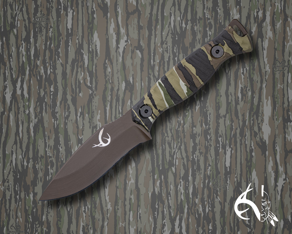 The 86' (HFB x Realtree) - Realtree Original Camo Hydro-dipped Micarta, Plum Brown Cerakote, Allen Bolts, Textured Grip.
